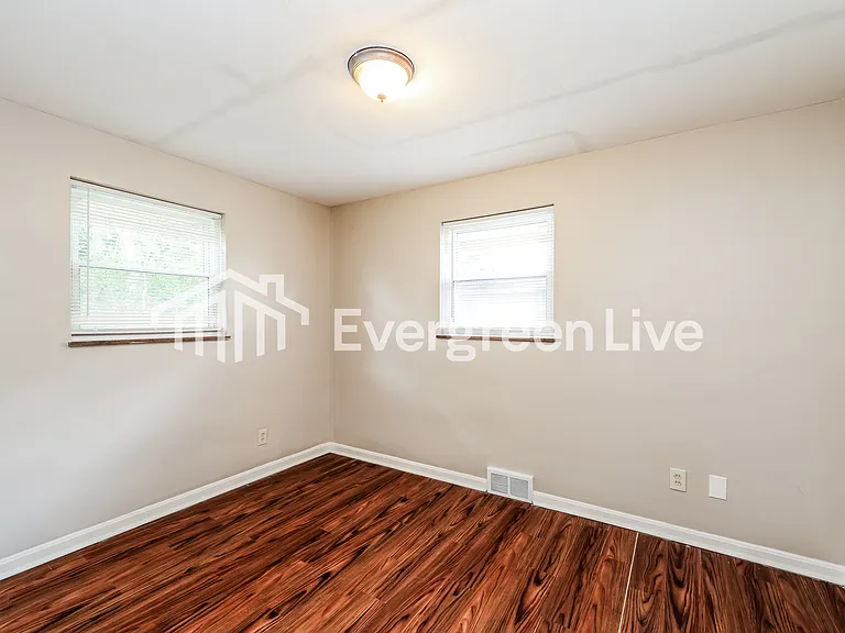 953 Covedale Ave — Photo 13