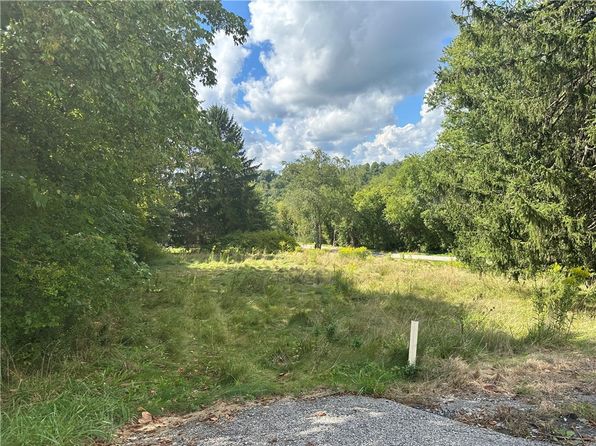 79 3rd Ave, Burgettstown, PA 15021
