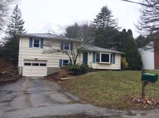 37 Old Colony Rd, North Stonington, CT 06359