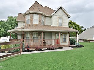 355 Chrysler Ln, Powell, TN 37849