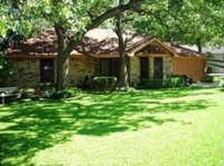 3016 Highland Crest Ct, Hurst, TX 76054