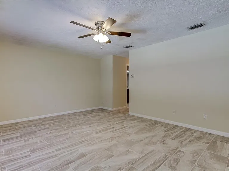 10406 Reclinata Ln — Photo 41