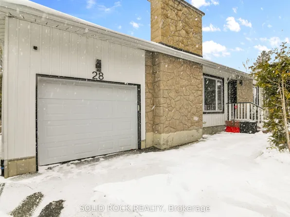 28 Carbrooke St, Ottawa, ON K2L 1B3