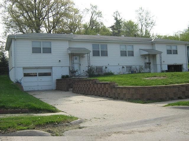 1st image of 2707 S 107th Ave