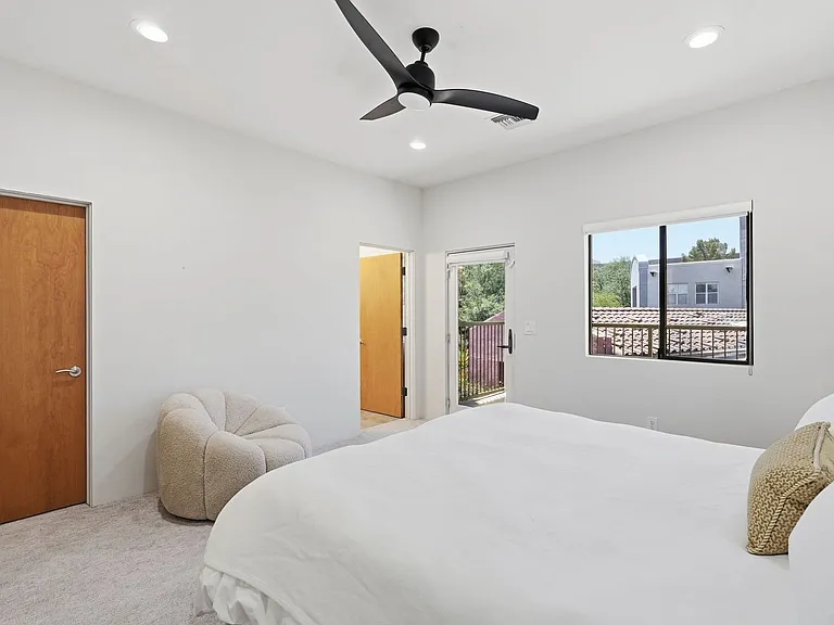 3225 E 3rd St — Photo 36