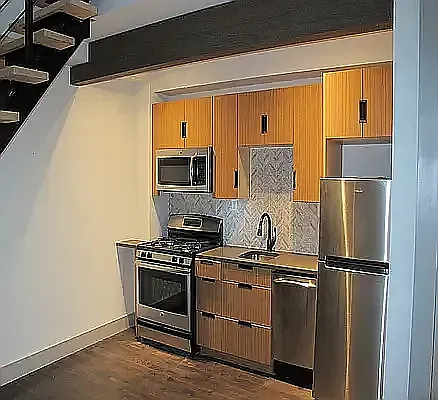 586 Grand St #5A — Photo 2