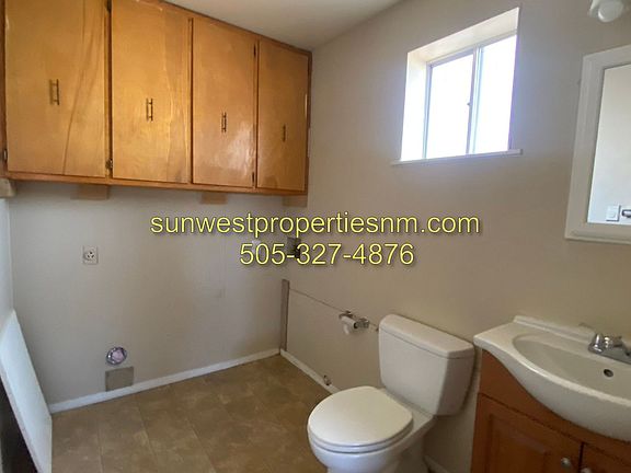 3rd image of 1221 1/2 N Saiz Ln