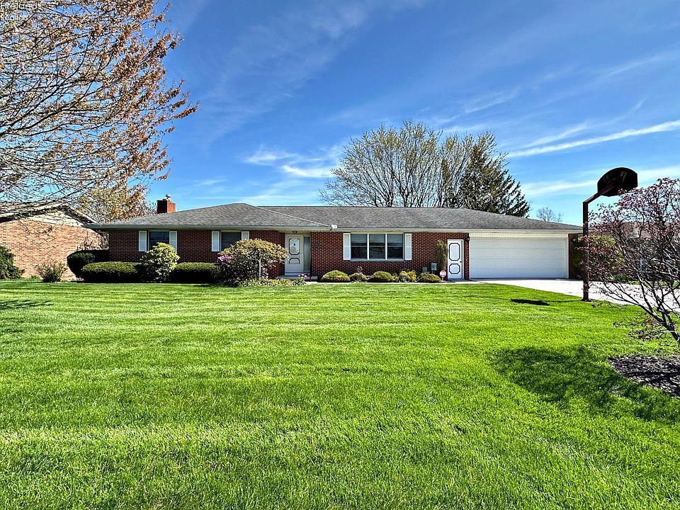 1st image of 1720 Meadowlake Dr