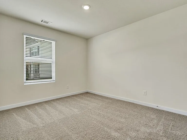 627 Fox Den Cir — Photo 24