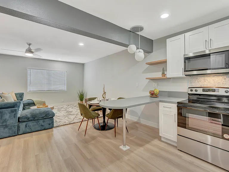 Palm View Village Inglewood — Photo 36