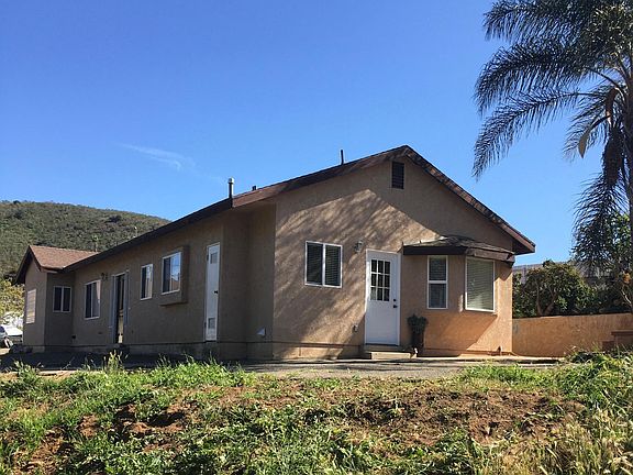 House sits on 1/2 acre