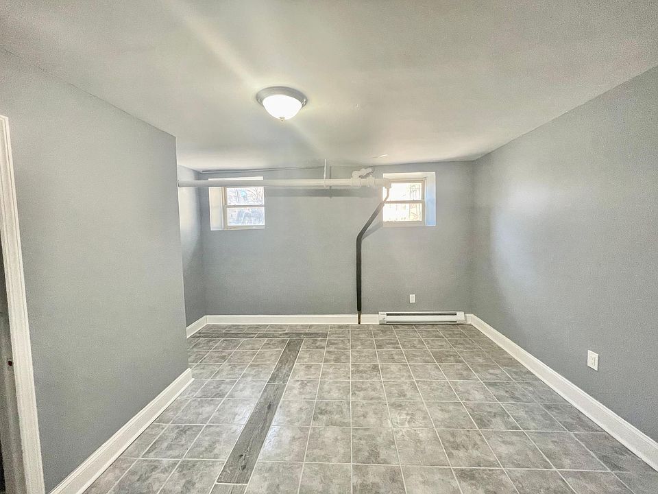 2nd image of 139 W 54th St #B5