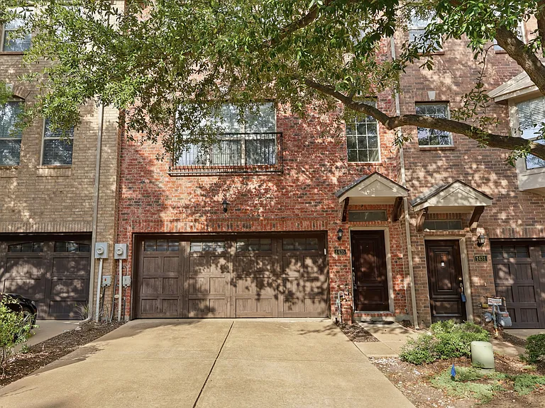 1435 Chase Ln — Photo 3