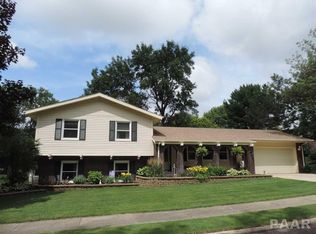 2113 Wildwood Dr, Pekin, IL
