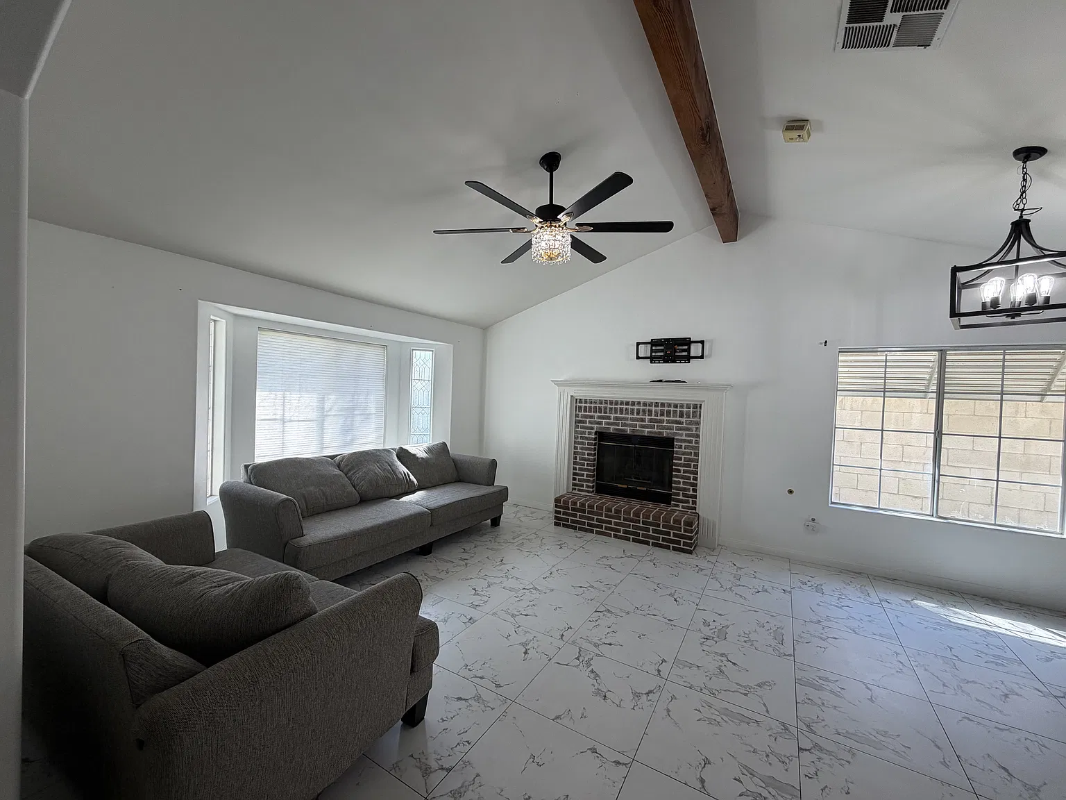 3 bed, 1562 sqft, $2,400 — Photo 3