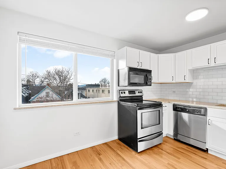 21 N Washington St #303 — Photo 6