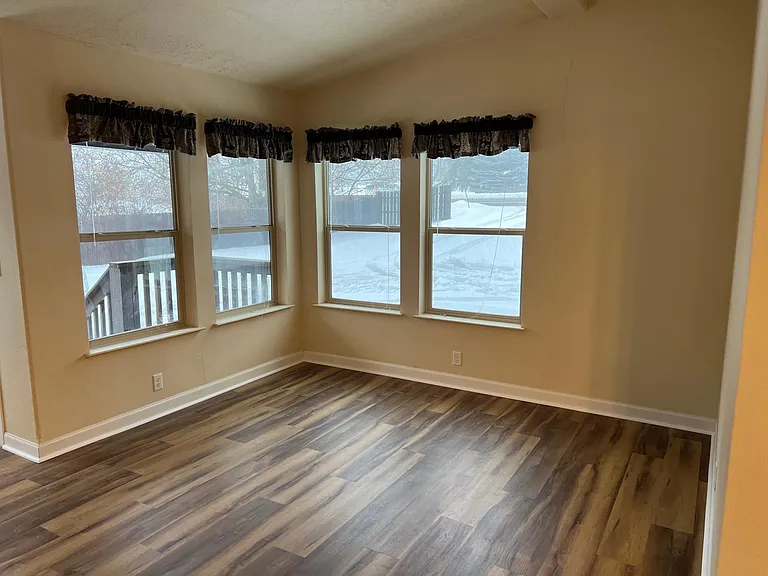 5910 Main St — Photo 3