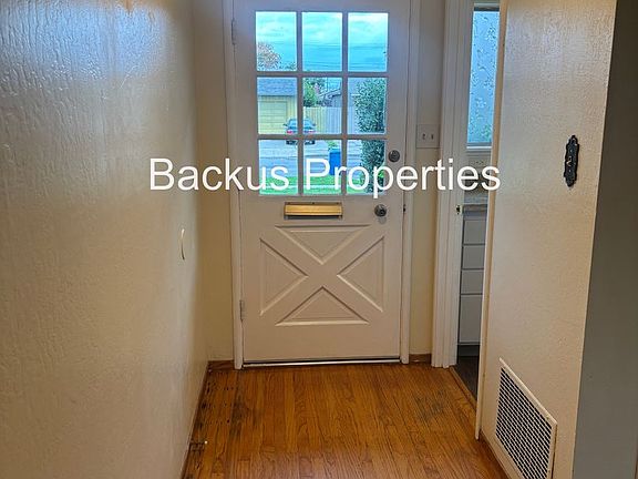 4th image of 827 Bedford Dr