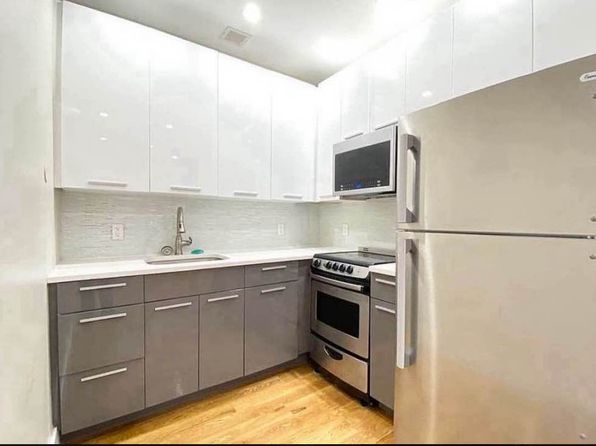 985 Summit Ave #6J