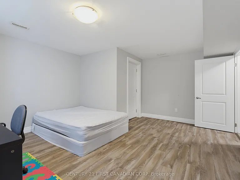 1018 Medway Park Dr — Photo 36