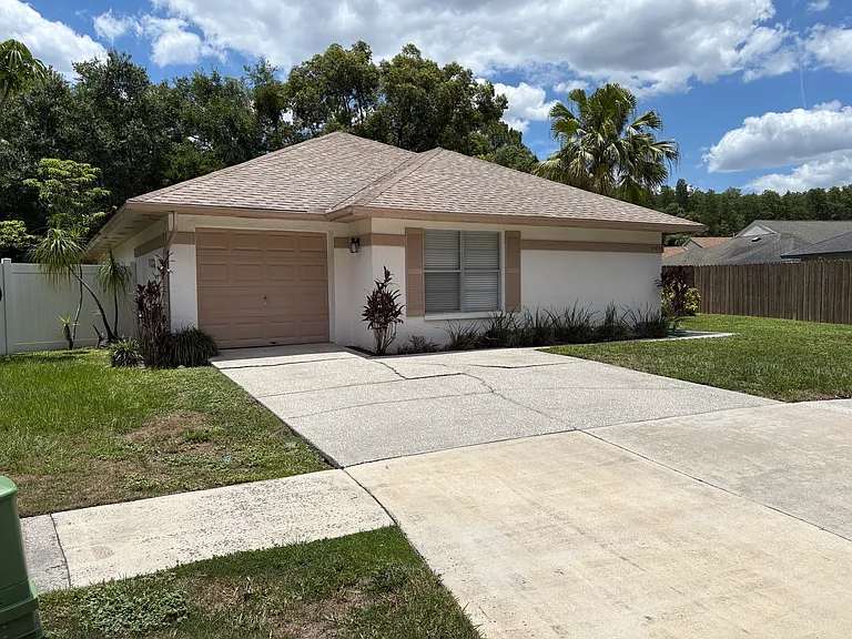 11813 Hickorynut Dr — Photo 4