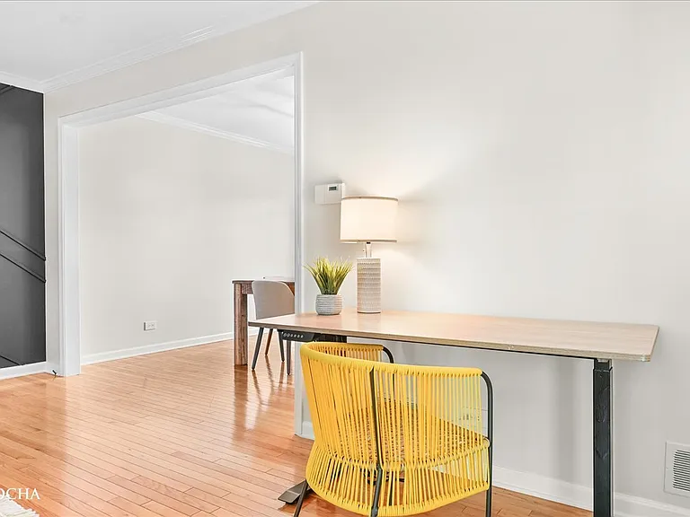 1012 Bainbridge Dr — Photo 6