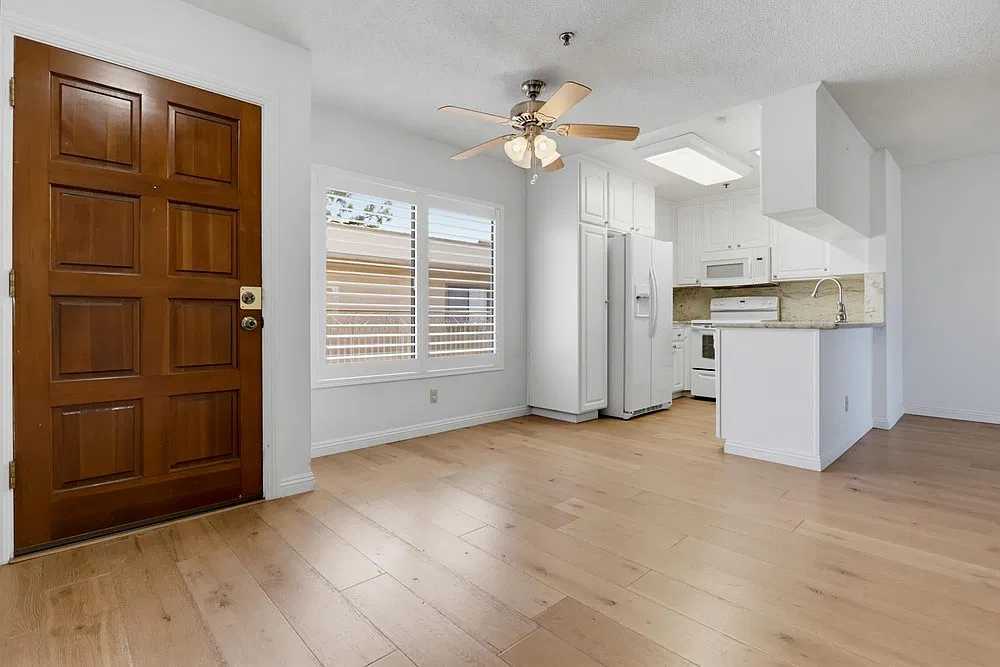 2 bed, 946 sqft, $2,700 — Photo 4
