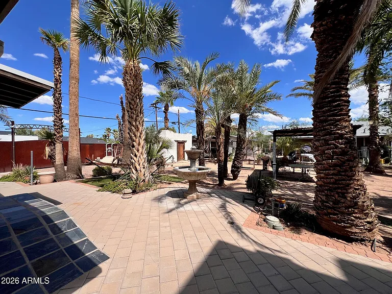 902 E Palm Ln #8 — Photo 16
