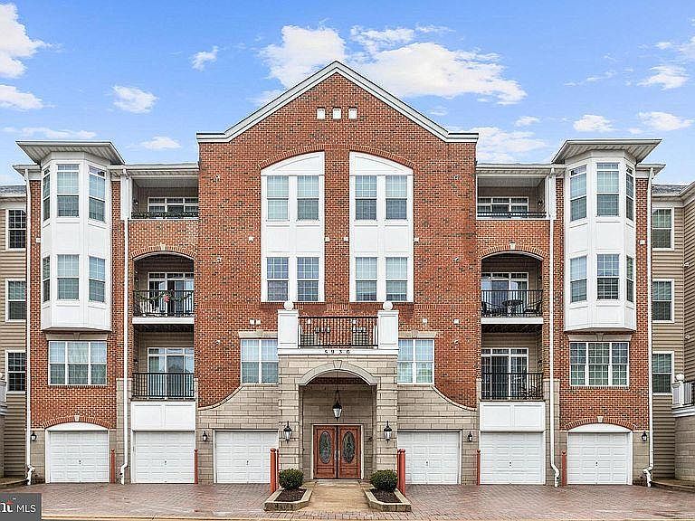 Outside Of 5900 Great Star