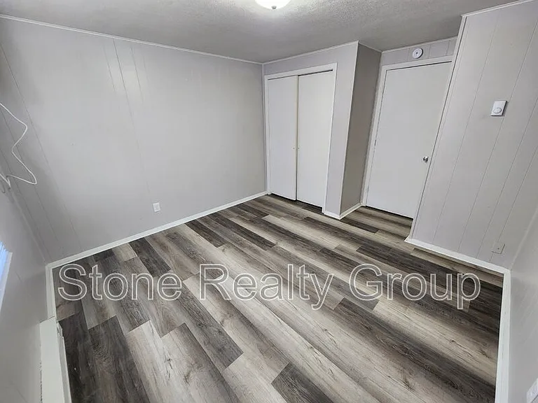 1880 N 6th 1/2 St #8 — Photo 3