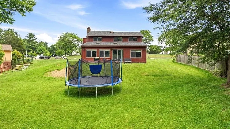 15004 Dufief Dr — Photo 34