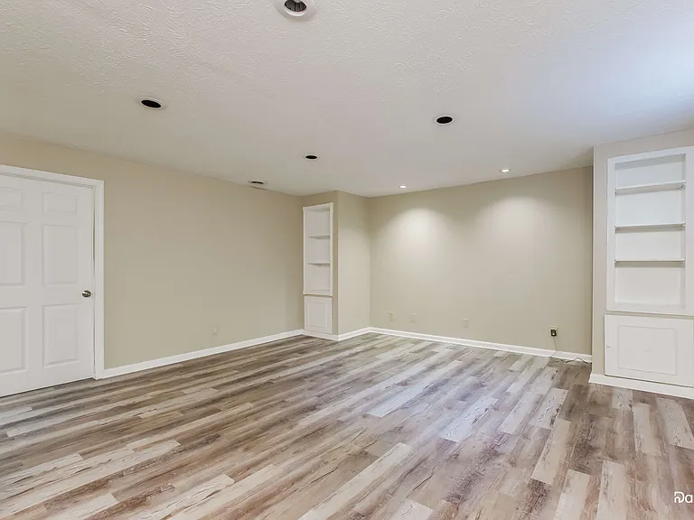585 Foxglove Ct — Photo 13