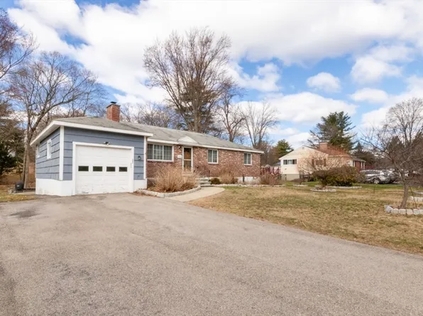 22 Livoli Rd, Framingham, MA 01701