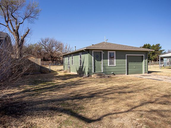 3rd image of 1107 Main St