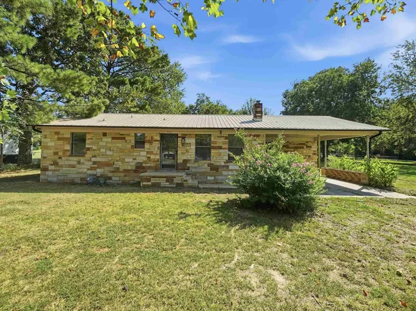 906 2nd St, Pangburn, AR 72121