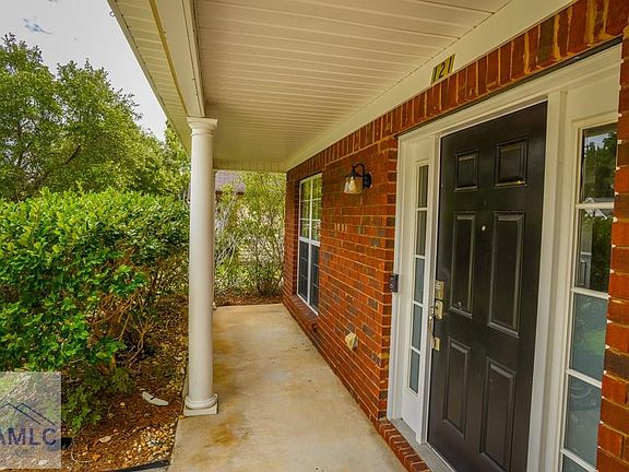 3rd image of 121 Pampas Dr