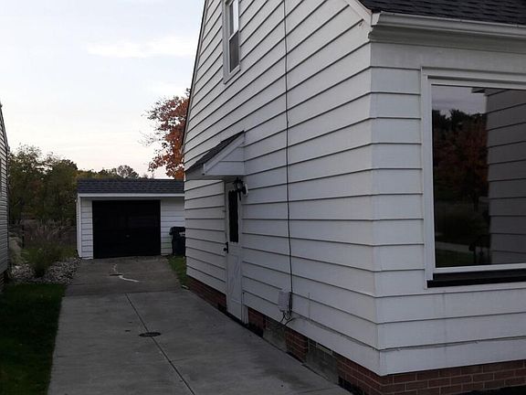 2nd image of 10844 Brunswick Ave