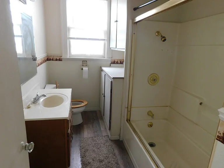 838 Howard St #2 — Photo 6