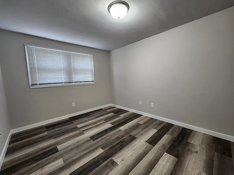 712 George St #5 — Photo 3