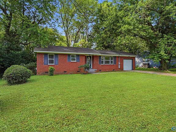 4th image of 2703 Pinetree Ln NW