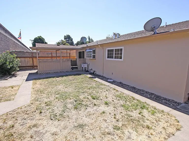 14864 Crosby St — Photo 16
