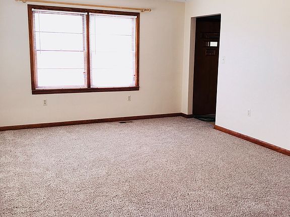 3rd image of 151 Campbell Ct