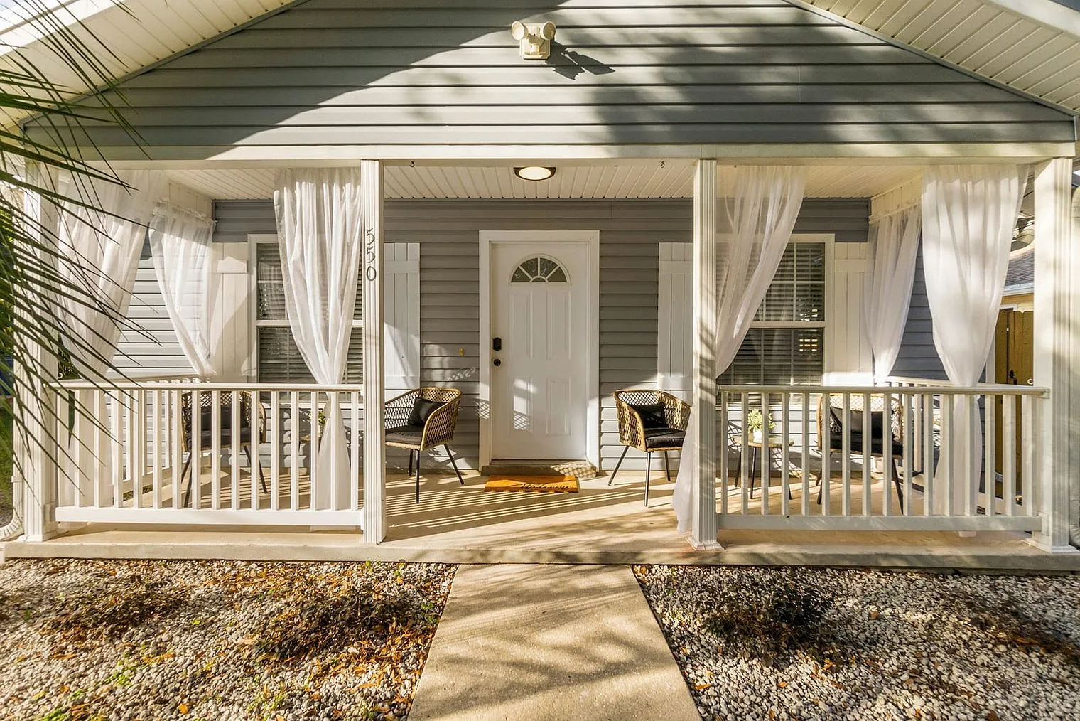 3 bed, 2.0 bath, 1194 sqft, $5,232 — Photo 4