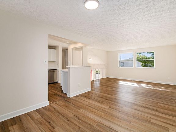 3rd image of 8188 Kingsley Dr