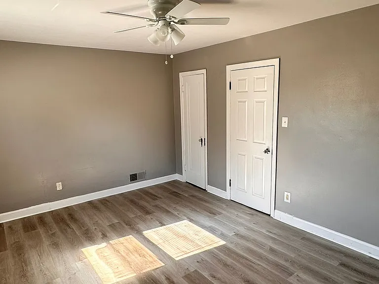 3411 Daytona Ave #2 — Photo 5