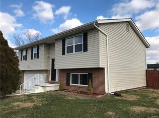 401 Oakwood Dr, Troy, IL 62294