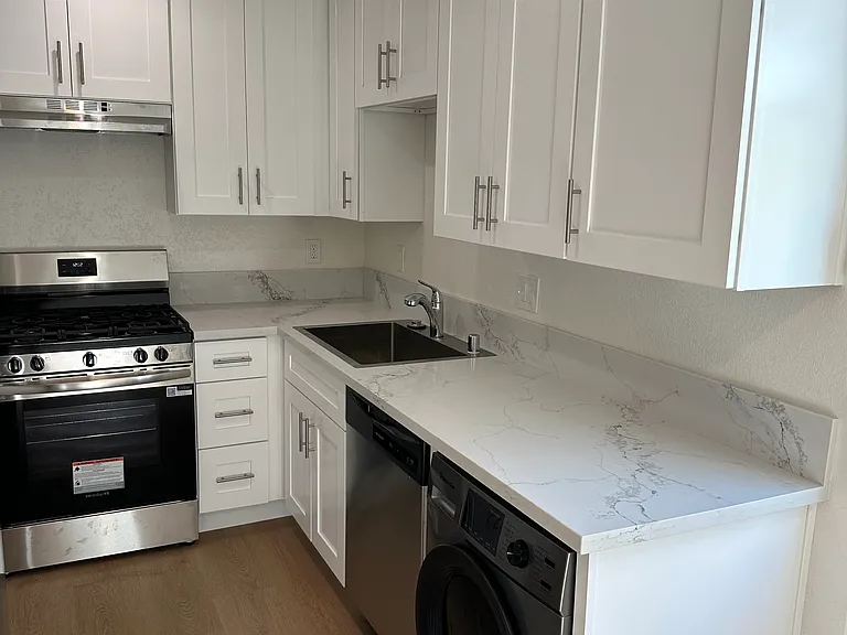 410 Zenith St #2 — Photo 5
