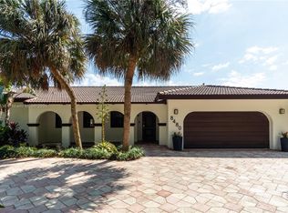 8480 Dundee Ter, Miami Lakes, FL 33016