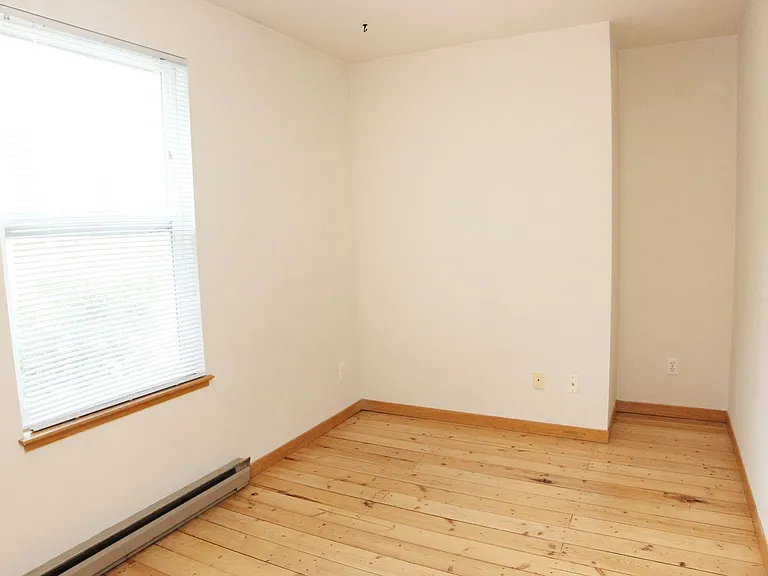 209 W Mulberry St — Photo 11
