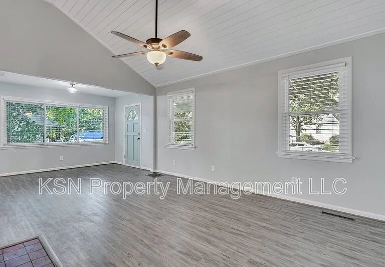 1928 Hawthorne St — Photo 28
